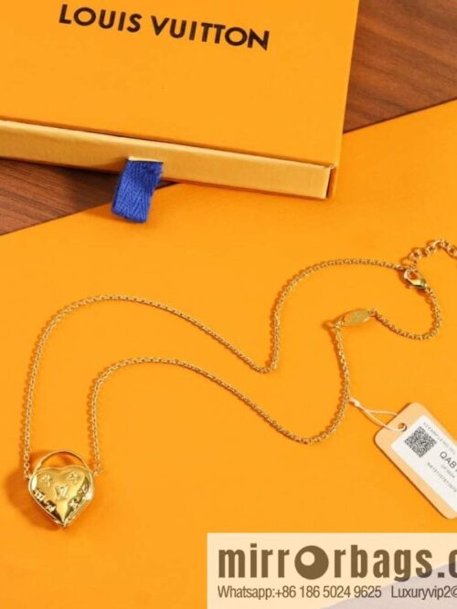 wsxc1691334277722_0-800x800cb5vn2iunnr153605_20250705103613.jpg Louis Vuitton Louis Vuitton IV Gold Peach Heart Love ❤️ Necklace