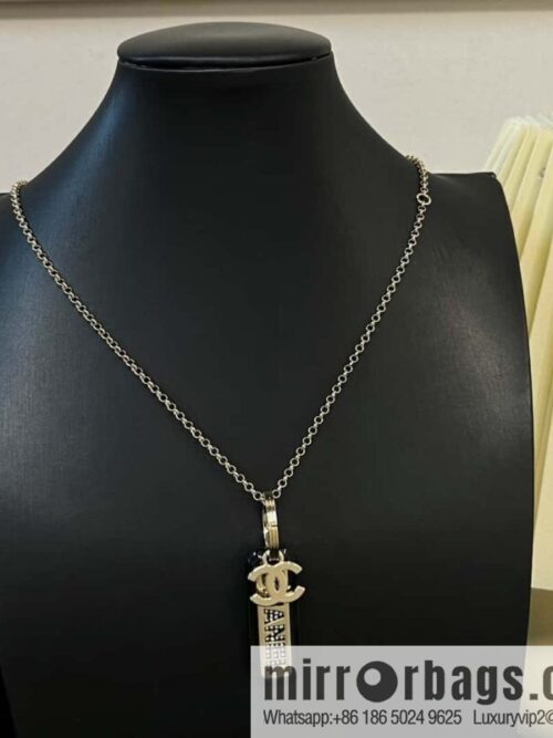wsxc1691334289266_5-800x800jylpicm2m1c153594_20250705103551.jpg New ☑️ Chanel double c-bar acrylic letter necklace sweater chain