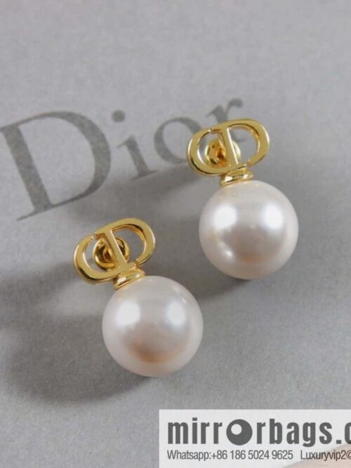 wsxc1691502137235_0-800x800jvtzcnv3k1j153548_20250705103424.jpg New ☑️ DIOR gold CD pearl stud earrings