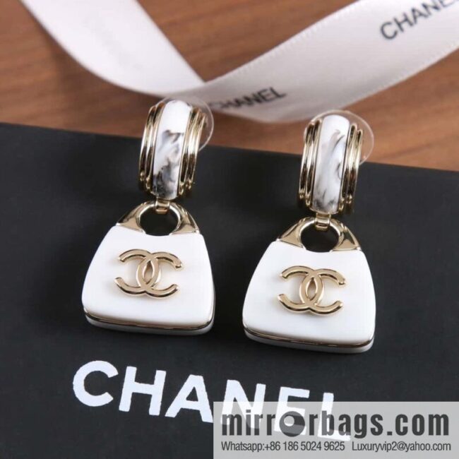 New ☑️ Chanel C2 double c acrylic bag 👜 stud earrings