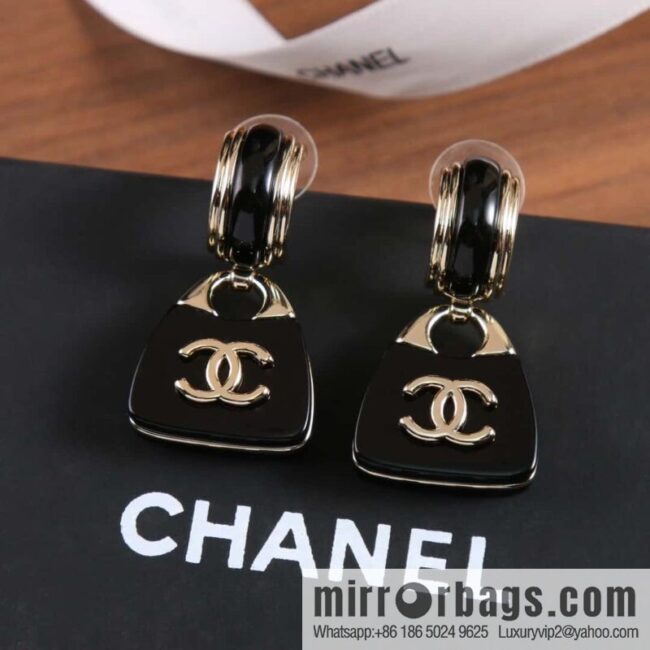 New ☑️ Chanel C2 double c acrylic bag 👜 stud earrings