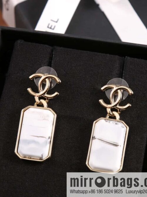 wsxc1691594821606_0-800x8000bvumlipytg153428_20250705103041.jpg New ☑️ Chanel C2 double c strip earrings