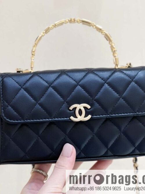 CHANEL 22b autumn and winter new trailer series Kelly enamel handle bag AP2946