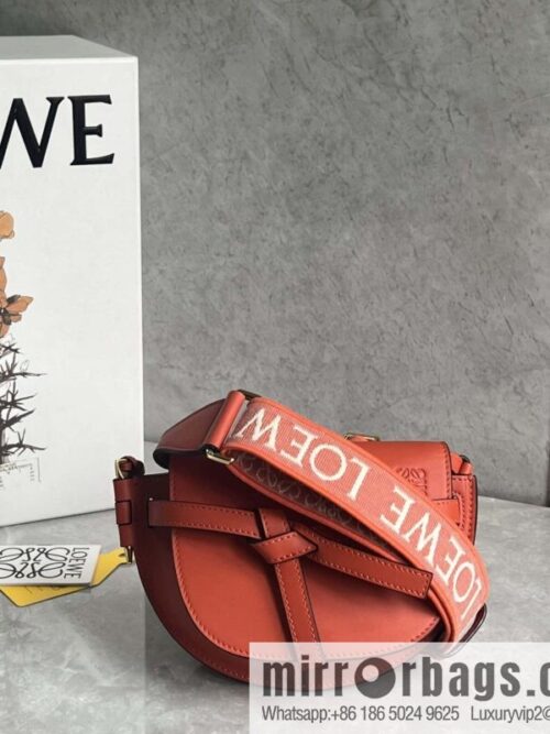 wsxc1691857935938_0-800x8005otztohlnmp78458_20250719073808.jpg LOEWE letter wide shoulder strap saddle bag MiniGateDual handbag 0672