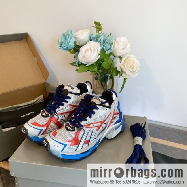 𝐁𝐚𝐥𝐞𝐧𝐜𝐢𝐚𝐠𝐚 𝐑𝐮𝐧𝐧𝐞𝐫| seven generations. Vintage do old dad sneakers