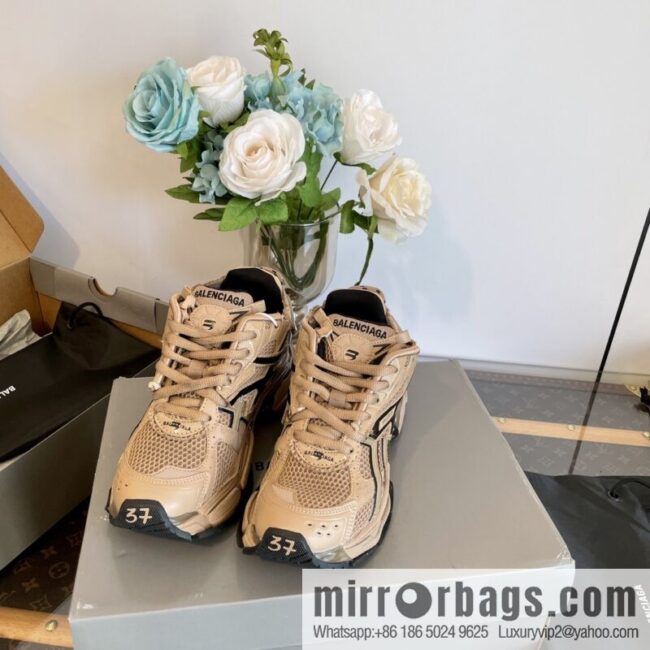 𝐁𝐚𝐥𝐞𝐧𝐜𝐢𝐚𝐠𝐚 𝐑𝐮𝐧𝐧𝐞𝐫| seven generations. Vintage do old dad sneakers