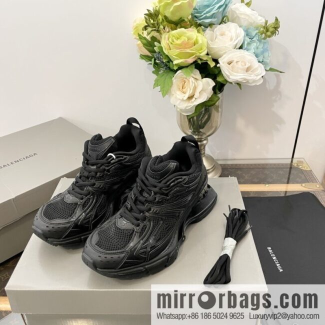 𝐁𝐚𝐥𝐞𝐧𝐜𝐢𝐚𝐠𝐚|||𝐗-𝐏𝐚𝐧𝐝𝐞𝐫 series. Vintage old spring shoes