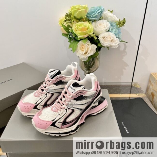 𝐁𝐚𝐥𝐞𝐧𝐜𝐢𝐚𝐠𝐚|||𝐗-𝐏𝐚𝐧𝐝𝐞𝐫 series. Vintage old spring shoes