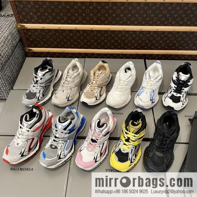 𝐁𝐚𝐥𝐞𝐧𝐜𝐢𝐚𝐠𝐚|||𝐗-𝐏𝐚𝐧𝐝𝐞𝐫 series. Vintage old spring shoes