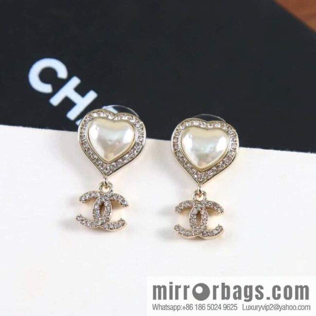 New ☑️ Chanel C2 double c peach heart love stud earrings