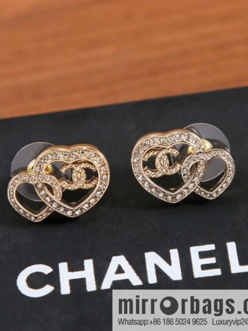 wsxc1692107452015_0-800x800k4v5glz1ikd153260_20250705102540.jpg New ☑️ Chanel C1 double c double peach heart love hollow stud earrings