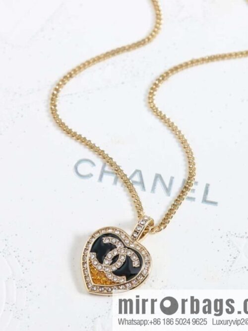 wsxc1692107457098_0-800x8004wmh1tfsgkb153238_20250705102501.jpg New ☑️ Chanel double c peach heart love necklace