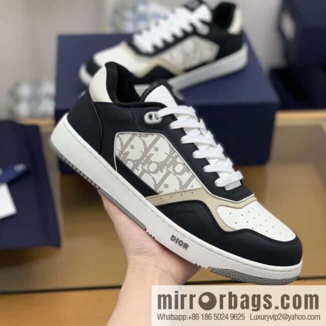 Dior uses black smooth cow leather (fabric) to carefully make B27 low-top sneakers