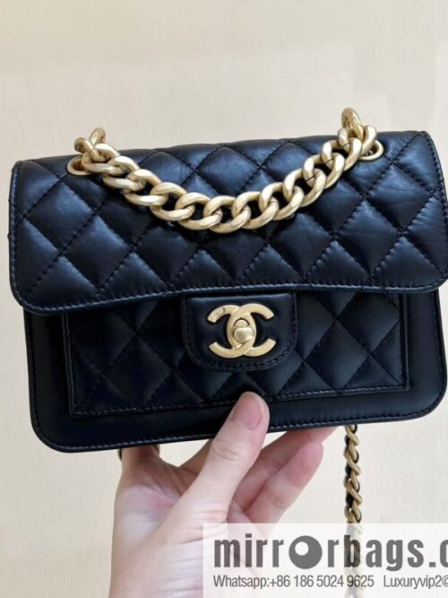 CHANEL 23S Spring/Summer Collection, Tofu Bun AS4051