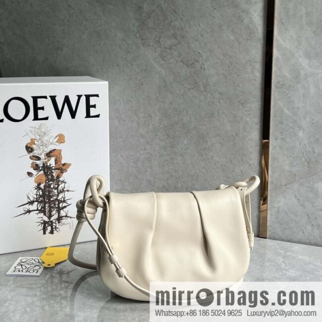 LOEWE latest series Paseo new member Paseo Satchel 0686 white
