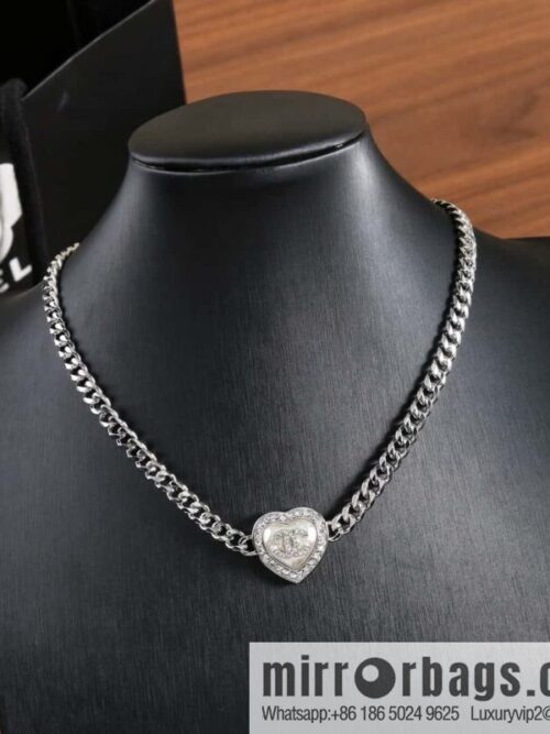 wsxc1692368604141_0-800x8005atnaolnsit153194_20250705102342.jpg New ☑️ Chanel Double C Silver Peach Heart Love Necklace