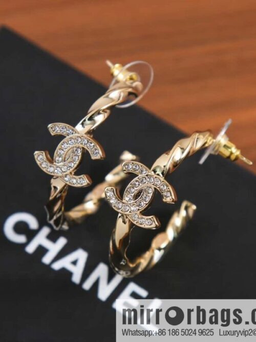 wsxc1692368614013_0-800x8000z1wsaplb01153139_20250705102203.jpg New ☑️ Chanel Semicircular Double C Twist Earrings