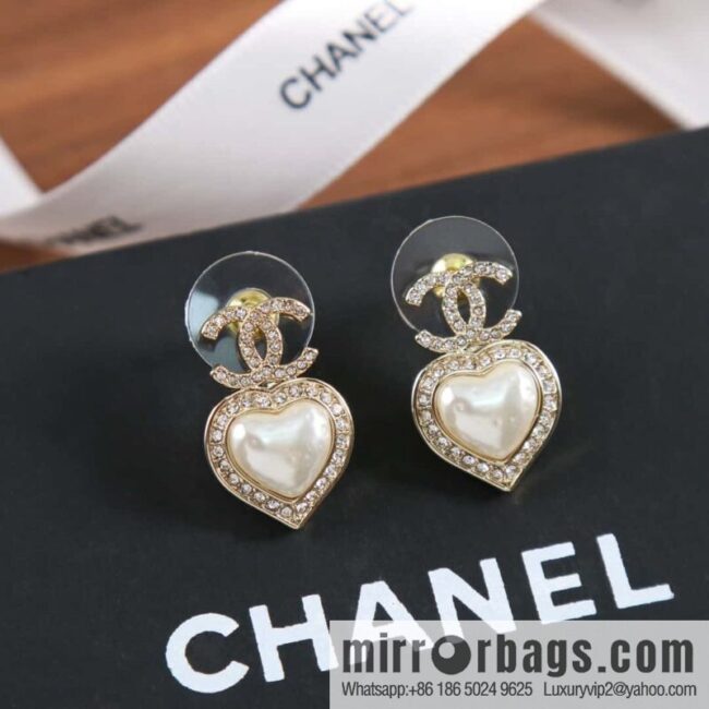 New ☑️ Chanel C2 double c peach heart love stud earrings