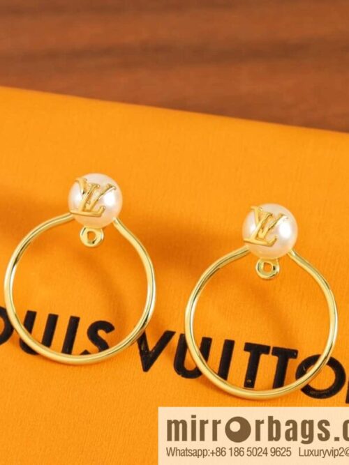 wsxc1692716219933_0-800x800qkt55gstuwx153003_20250705101750.jpg Louis Vuitton LV pearl round stud earrings