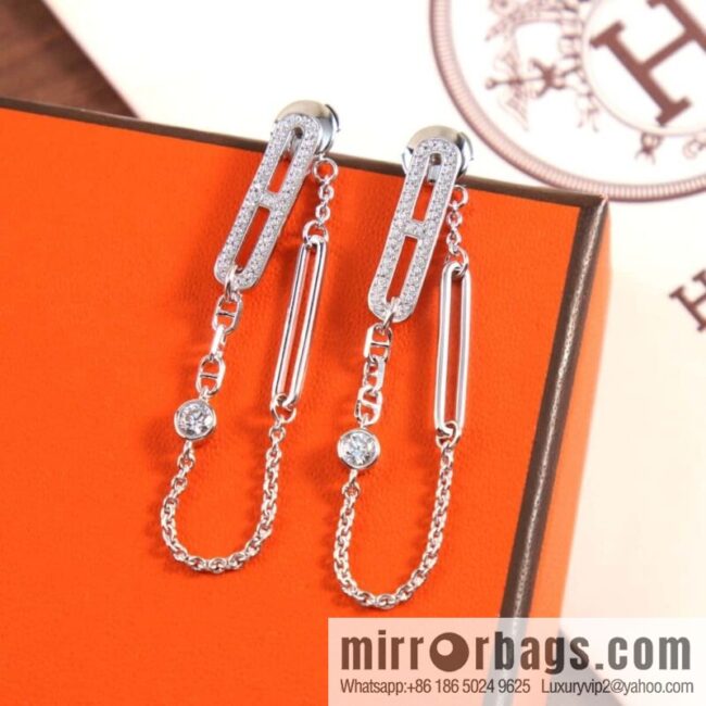 New ☑️ Hermès HERMES full drill pig nose chain stud earrings