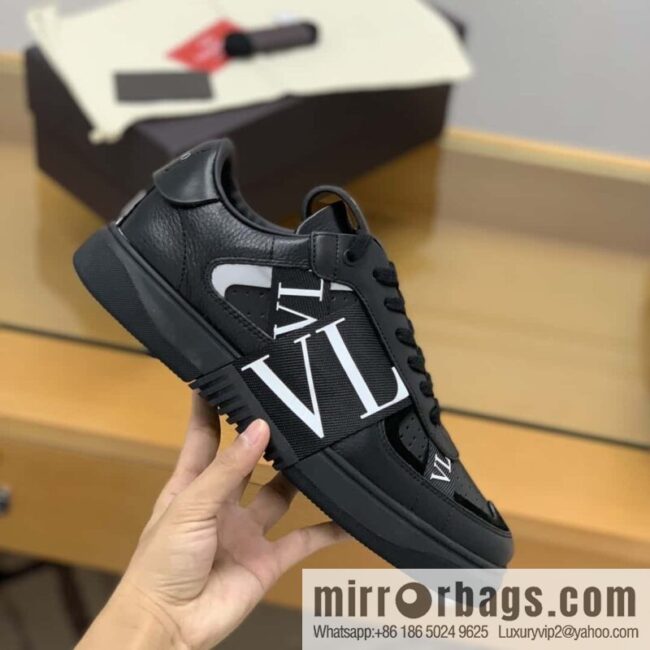 Valentino Unisex sneakers