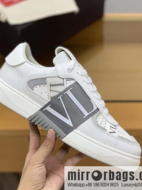 wsxc1692811126201_1-800x800jzwufh35b1c178552_20250708175216.jpg Valentino Unisex sneakers