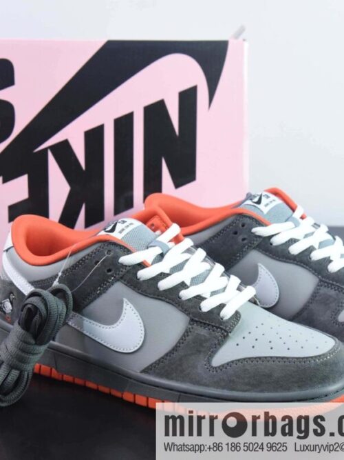 wsxc1693233816512_4-scaled-800x800wvfl1mu2ljf177746_20250708171217.jpg Dunk SB Low Staple NYC Pigeon Sneakers SKU 304292-011