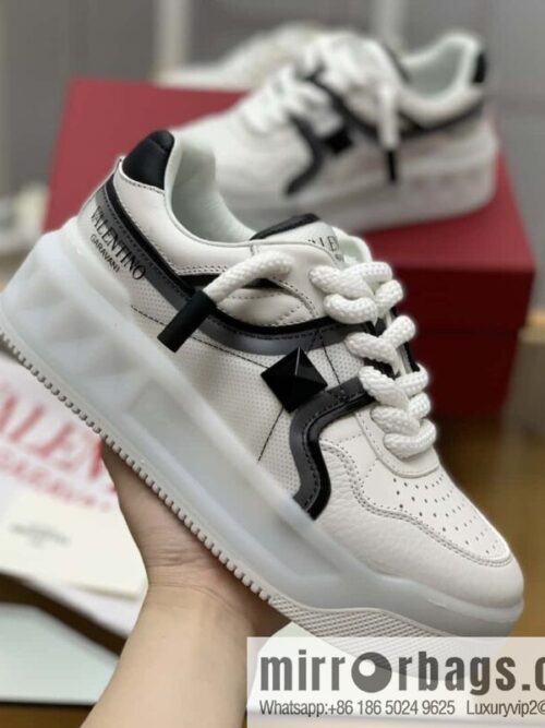 wsxc1693319421758_4-800x800hman52hbrod177703_20250708170928.jpg VALENTINO VLTN Screen Printed Logo His & Hers Low Top Sneakers