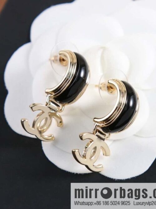 wsxc1693410816963_0-800x800exhynh0qceq149255_20250705073400.jpg New ☑️ Chanel C2 double c strip earrings
