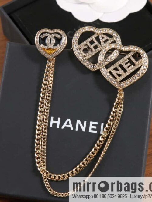 wsxc1693581205238_0-800x8004hyvikl4d5s149233_20250705073315.jpg New ☑️ Chanel double c peach heart love fringed brooch