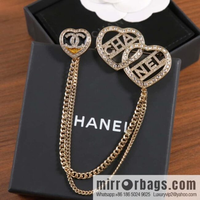 New ☑️ Chanel double c peach heart love fringed brooch