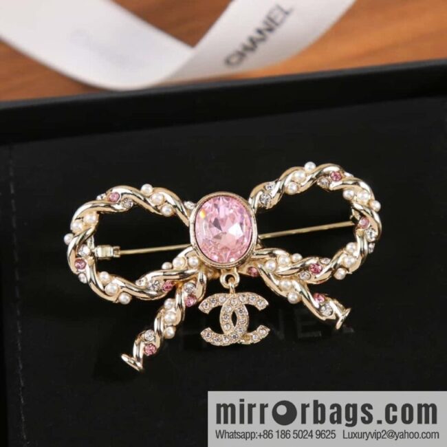 New ☑️ Chanel Double C Pink Diamond Bow Brooch