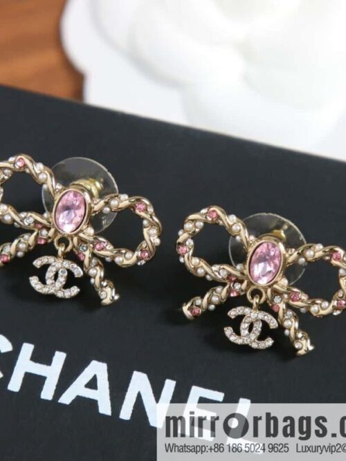 wsxc1693581207964_0-800x800w40l2gcg4uu149211_20250705073230.jpg New ☑️ Chanel C2 double c pink diamond bow stud earrings