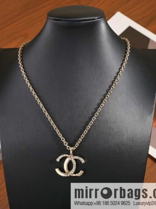 wsxc1693581211180_6-800x800v0kauvjoklt149189_20250705073145.jpg New ☑️ Chanel Double C Half Diamond Necklace