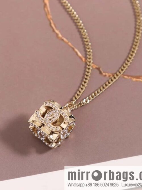 wsxc1693581215711_2-800x800i5drg1d1j3g149156_20250705073040.jpg New ☑️ Chanel Double C Square Full Diamond Necklace