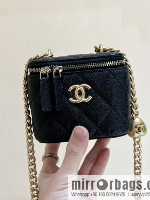 wsxc1694888784677_0-800x800cbcbgq1iaqf56701_20250719000836.jpg CHANEL 23P spring and summer trailer series, love adjustment buckle big popular lipstick bag AP3203 black