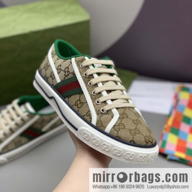 GUCCI apricot double G canvas, red and green webbing 1977 men\'s and women\'s canvas shoes