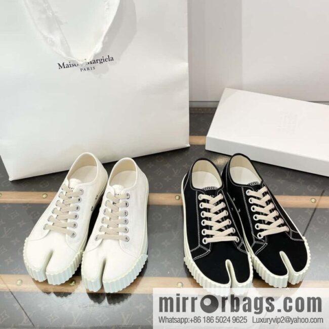 Maison Margiela Split-toed Canvas Little White Shoes