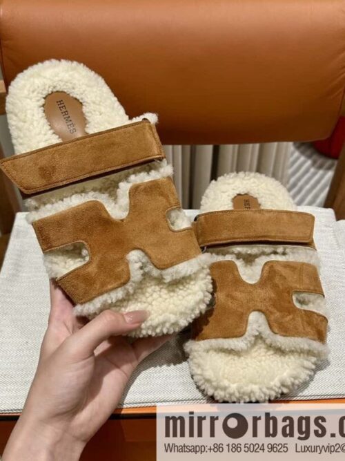 wsxc1696085432084_1-800x8002ndqeblxrb0166401_20250705185741.jpg Hermès Lamb Wool Chypre Sandals
