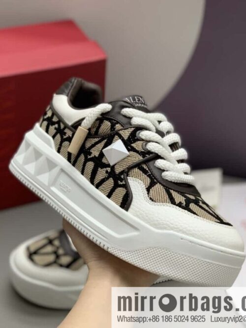 wsxc1696615868348_4-800x800zjlfqljp5wg162493_20250705165535.jpg VALENTINO Valentino, low-top sneakers for couples