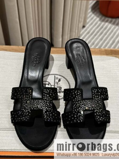 wsxc1696701592264_0-800x800e3n1whcs3iu162376_20250705165154.jpg Hermès\' latest diamond-faced H slippers