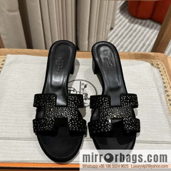 wsxc1696701592264_0-800x800e3n1whcs3iu162376_20250705165154.jpg Hermès\' latest diamond-faced H slippers