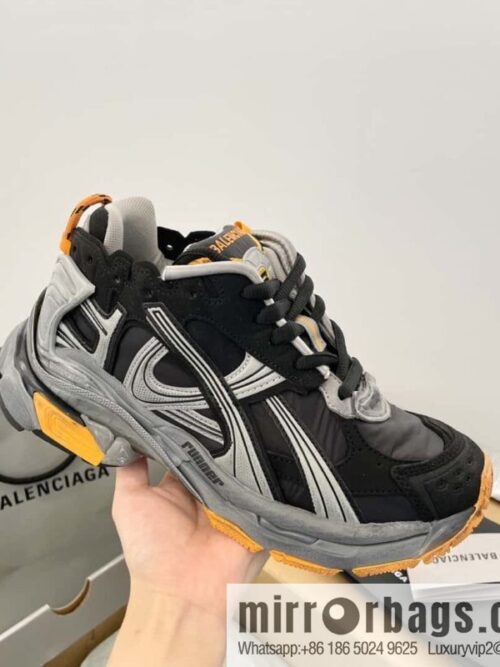 wsxc1697036617008_0-800x800x3chi2q04si161761_20250705162734.jpg Balenciaga Balenciaga 𝐑𝐮𝐧𝐧𝐞𝐫|𝟐𝟎𝟐𝟑 Seventh Generation. Vintage Old Daddy Sneakers