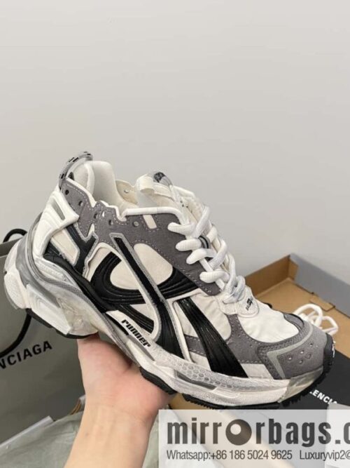 wsxc1697037008797_0-800x8004uhh3afqhpv161727_20250705162511.jpg Balenciaga Balenciaga 𝐑𝐮𝐧𝐧𝐞𝐫|𝟐𝟎𝟐𝟑 Seventh Generation. Vintage Old Daddy Sneakers