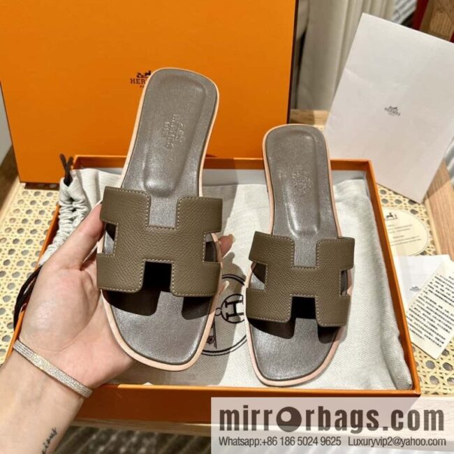 wsxc1697040367006_3-800x800etffefna4pk161299_20250705160841.jpg Hermès leather outsole H slippers, elephant gray