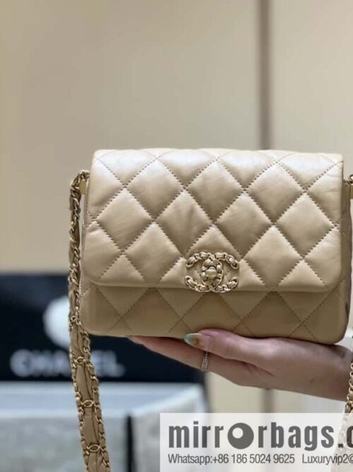 wsxc1697995423247_2-800x800duv3ia0mi3f40044_20250718021138.jpg CHANEL 23K Autumn and Winter Series 19 Vintage Tofu Bag AS4423