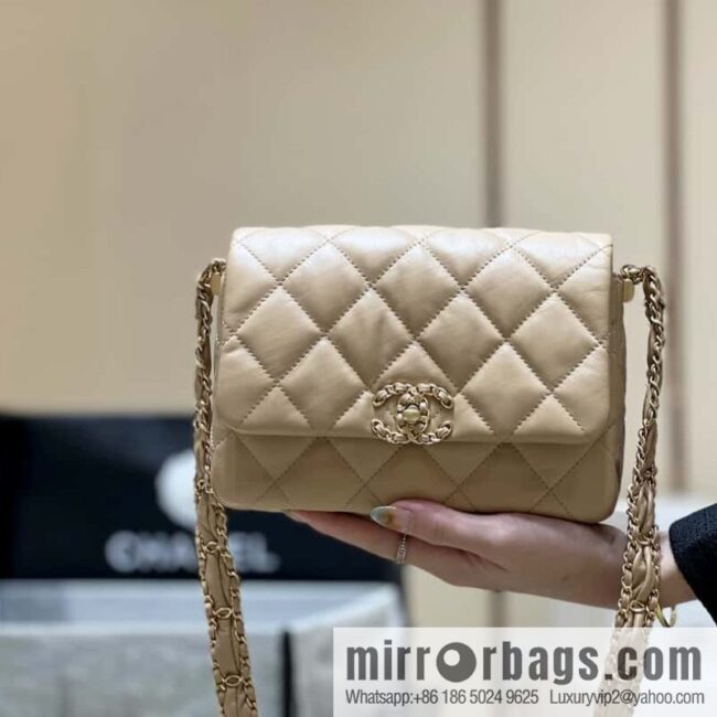 wsxc1697995423247_2-800x800duv3ia0mi3f40044_20250718021138.jpg CHANEL 23K Autumn and Winter Series 19 Vintage Tofu Bag AS4423