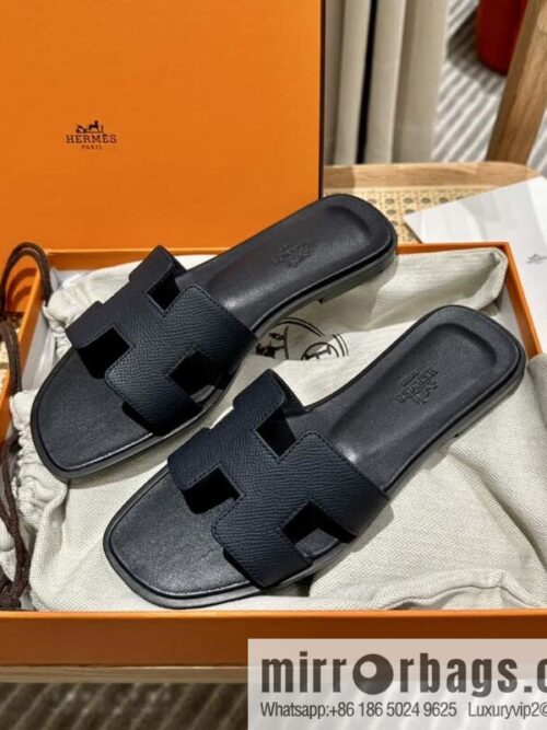 wsxc1698000323016_1-800x800vcx4fvwi1fo156403_20250705122145.jpg Hermès leather outsole H slippers, black