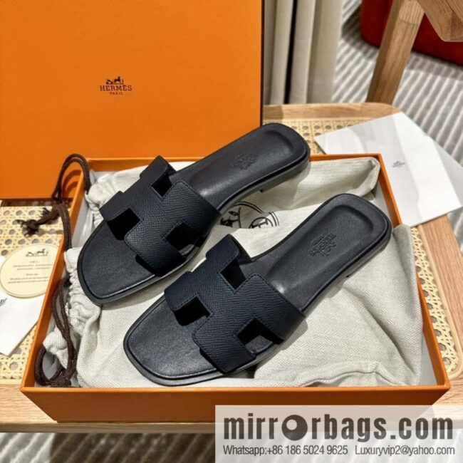 wsxc1698000323016_1-800x800vcx4fvwi1fo156403_20250705122145.jpg Hermès leather outsole H slippers, black