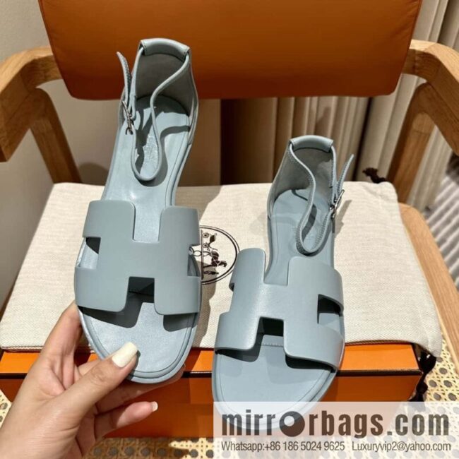 Hermès imported Italian cowhide, new small sandals, haze blue